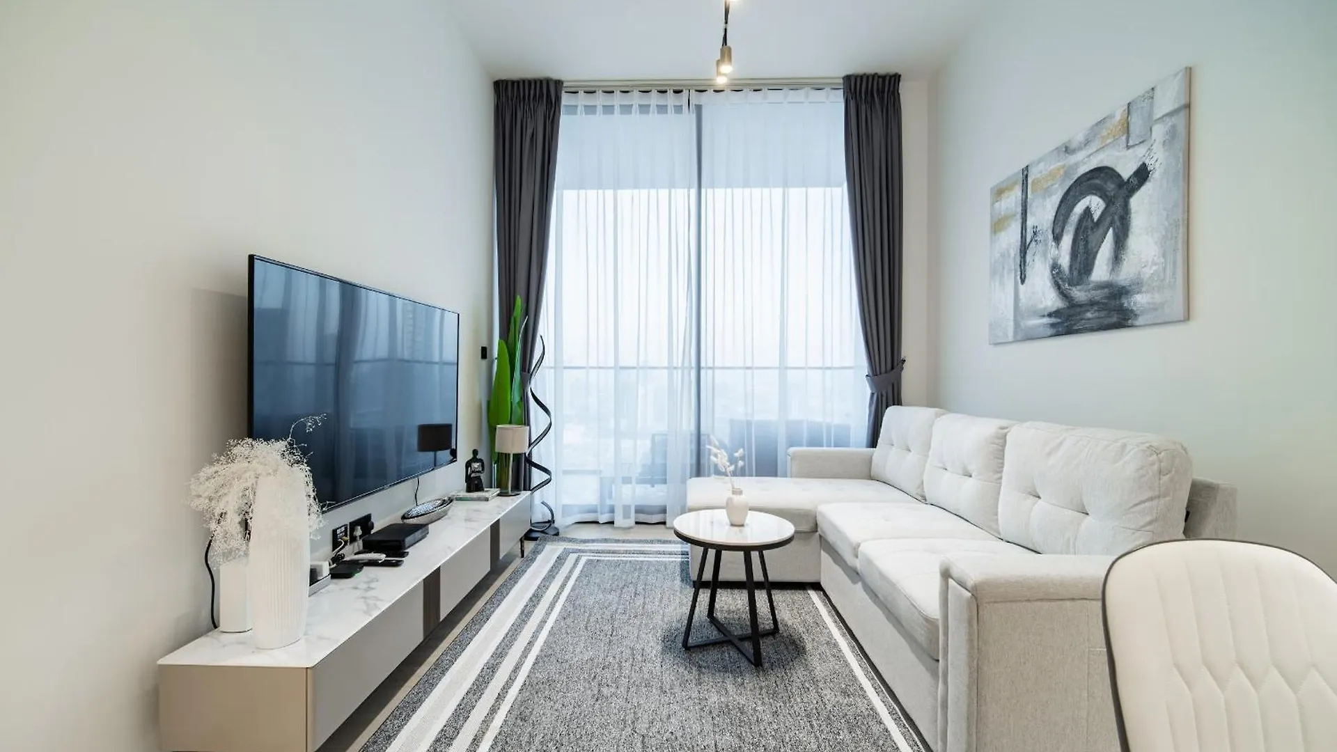 New Jvc 1Br With 29Th Floor View - Calm And Kid-Ready Apartment Dubai